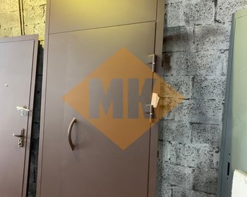 двустворчатая тамбурная дверь